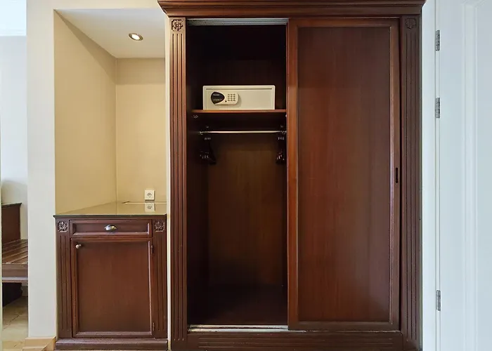 Отель Recital 3*