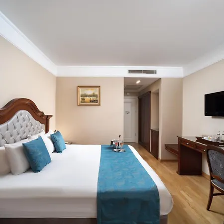 Recital Hotel 3*