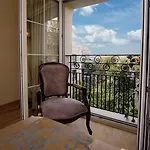 Hotel Recital 3*