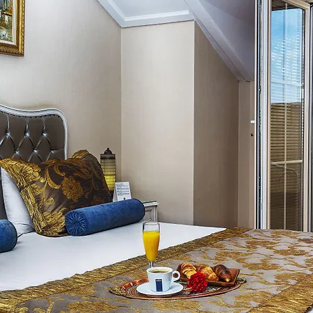 Hotel Recital