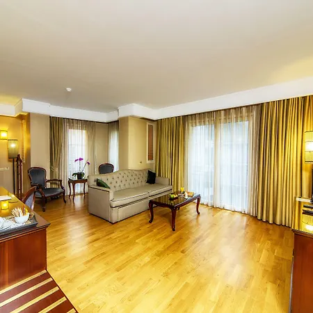 Recital Hotel 3*